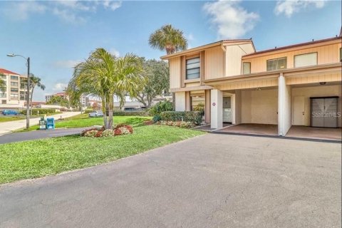 Touwnhouse à Saint Petersburg, Floride 3 chambres, 153.29 m2 № 2098777