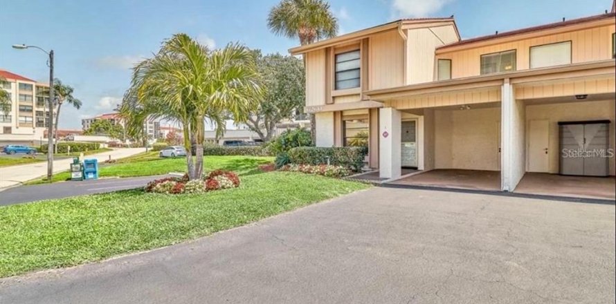 Touwnhouse à Saint Petersburg, Floride 3 chambres, 153.29 m2 № 2098777