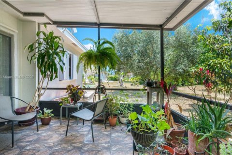 Купить виллу или дом в Тамарак, Флорида 2 спальни, 126.9м2, № 1926524 - фото 16