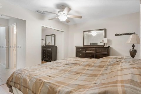 Купить виллу или дом в Тамарак, Флорида 2 спальни, 126.9м2, № 1926524 - фото 14