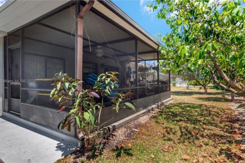 Купить виллу или дом в Тамарак, Флорида 2 спальни, 126.9м2, № 1926524 - фото 18