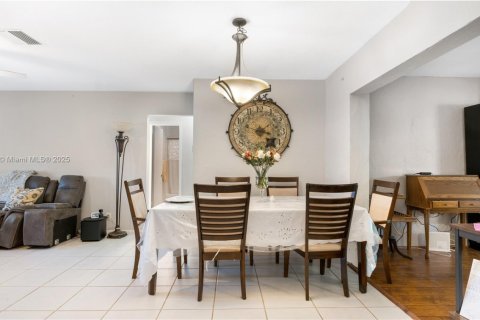 Купить виллу или дом в Тамарак, Флорида 2 спальни, 126.9м2, № 1926524 - фото 5