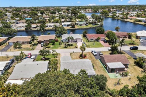 Купить виллу или дом в Тамарак, Флорида 2 спальни, 126.9м2, № 1926524 - фото 22