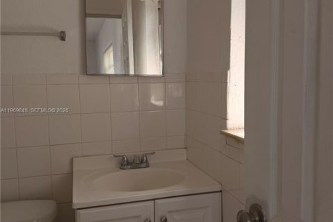 Купить коммерческую недвижимость в Форт-Лодердейл, Флорида 89.19м2, № 2030676 - фото 12