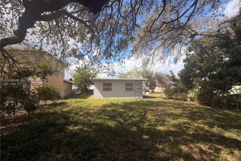 Купить коммерческую недвижимость в Форт-Лодердейл, Флорида 89.19м2, № 2030676 - фото 18