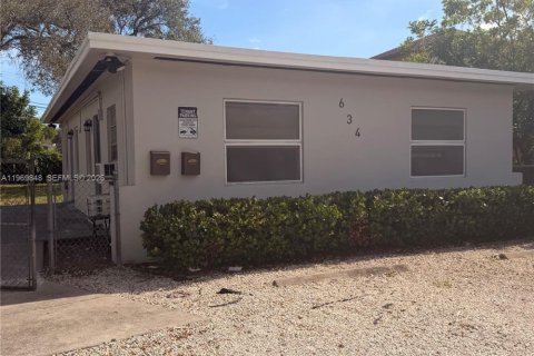 Коммерческая недвижимость в Форт-Лодердейл, Флорида 89.19м2 № 2030676