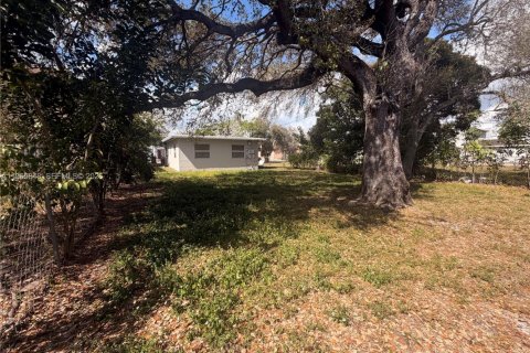 Купить коммерческую недвижимость в Форт-Лодердейл, Флорида 89.19м2, № 2030676 - фото 16