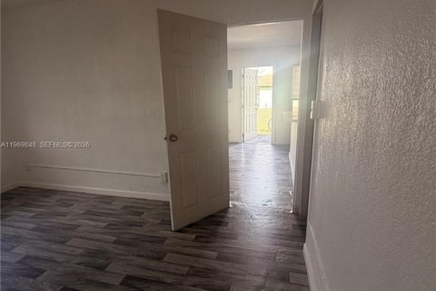 Купить коммерческую недвижимость в Форт-Лодердейл, Флорида 89.19м2, № 2030676 - фото 10