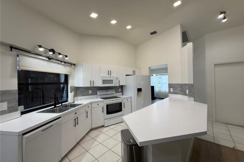 House in Port Charlotte, Florida 3 bedrooms, 177.81 sq.m. № 1881133 - photo 4