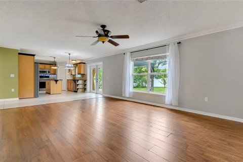 Casa en venta en Apopka, Florida, 3 dormitorios, 216.09 m2 № 2116862 - foto 6