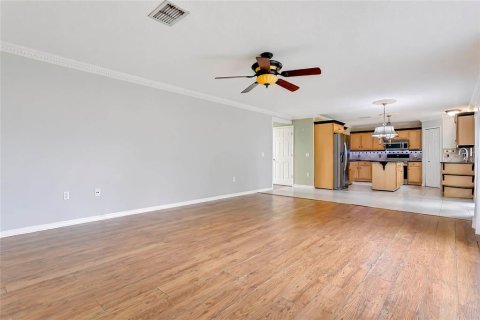 Casa en venta en Apopka, Florida, 3 dormitorios, 216.09 m2 № 2116862 - foto 9