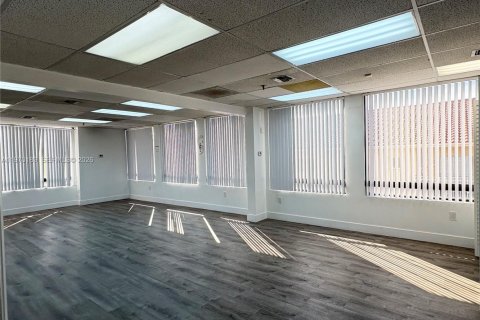 Купить коммерческую недвижимость в Хайалиа, Флорида № 2031917 - фото 15