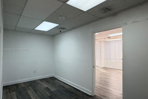 Купить коммерческую недвижимость в Хайалиа, Флорида № 2031917 - фото 12