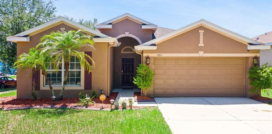 House in Seffner, Florida 3 bedrooms, 134.62 sq.m. № 2216651