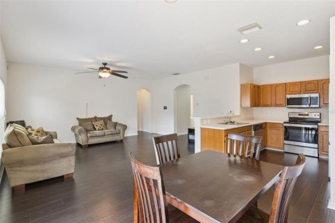 House in Seffner, Florida 3 bedrooms, 134.62 sq.m. № 2216651 - photo 10