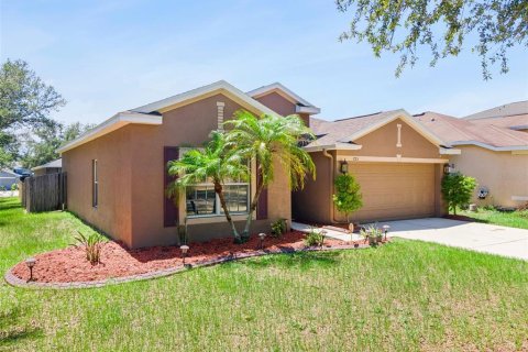 House in Seffner, Florida 3 bedrooms, 134.62 sq.m. № 2216651 - photo 2