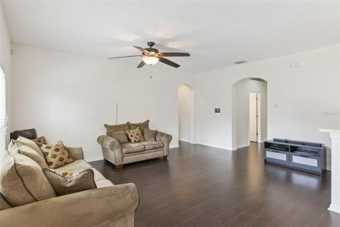 House in Seffner, Florida 3 bedrooms, 134.62 sq.m. № 2216651 - photo 4