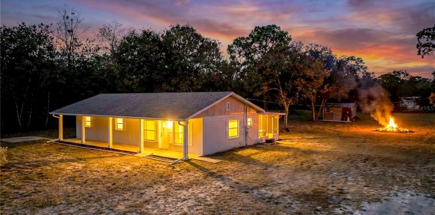 House in Brooksville, Florida 3 bedrooms, 115.94 sq.m. № 2125425