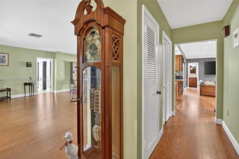 Casa en venta en Plantation, Florida, 4 dormitorios, 206.8 m2 № 1983061 - foto 8