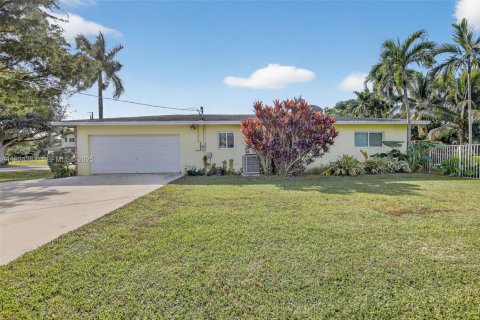 Casa en venta en Plantation, Florida, 4 dormitorios, 206.8 m2 № 1983061 - foto 5