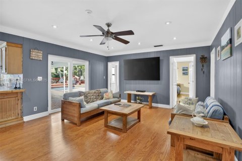 Casa en venta en Plantation, Florida, 4 dormitorios, 206.8 m2 № 1983061 - foto 17