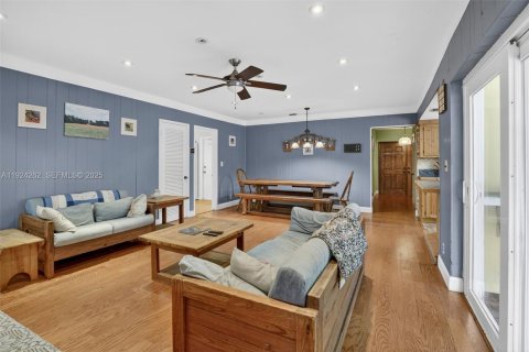 Casa en venta en Plantation, Florida, 4 dormitorios, 206.8 m2 № 1983061 - foto 21