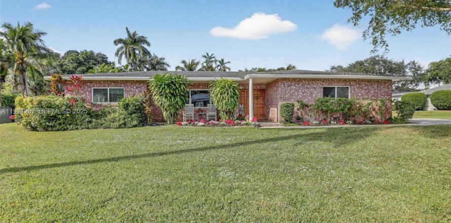 Casa en Plantation, Florida 4 dormitorios, 206.8 m2 № 1983061