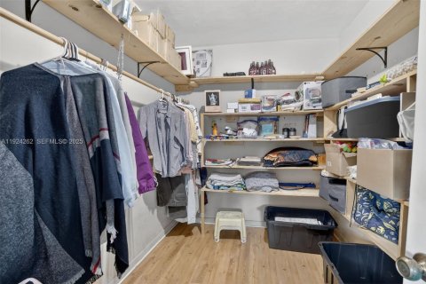 Casa en venta en Plantation, Florida, 4 dormitorios, 206.8 m2 № 1983061 - foto 28