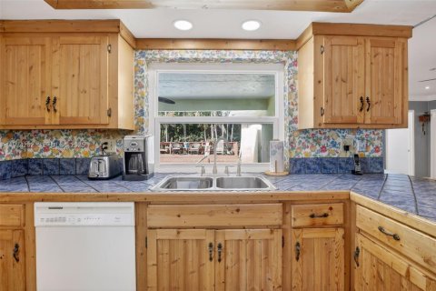 Casa en venta en Plantation, Florida, 4 dormitorios, 206.8 m2 № 1983061 - foto 14