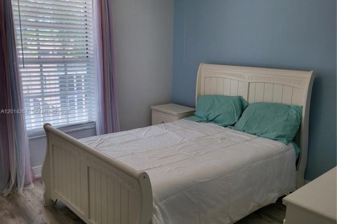 Снять в аренду кондоминиум в Нейплс, Флорида 3 спальни, 139.35м2, № 2076251 - фото 12