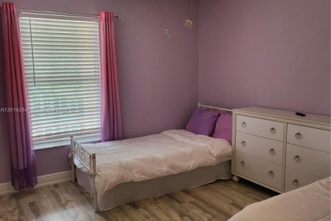 Снять в аренду кондоминиум в Нейплс, Флорида 3 спальни, 139.35м2, № 2076251 - фото 10