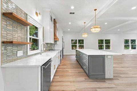 Villa ou maison à vendre à Winter Haven, Floride: 4 chambres, 322.93 m2 № 2398989 - photo 3