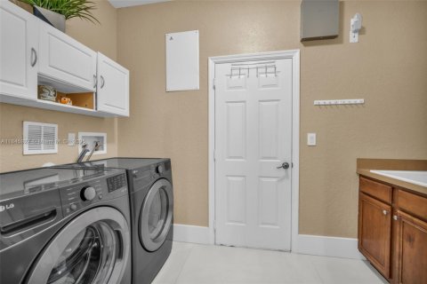 Casa en venta en Weston, Florida, 5 dormitorios, 395.58 m2 № 1846315 - foto 29