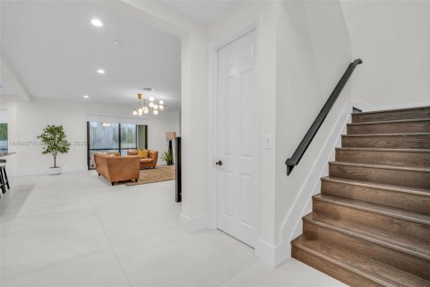 Casa en venta en Weston, Florida, 5 dormitorios, 395.58 m2 № 1846315 - foto 12