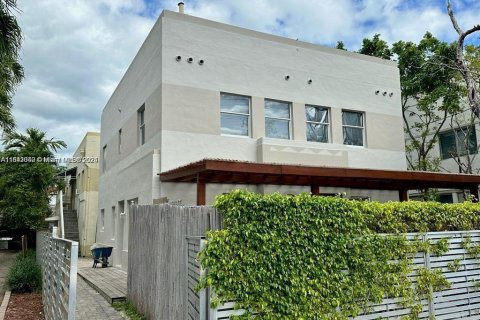 Appartement à louer à Miami Beach, Floride: 1 chambre, 349.03 m2 № 1834088 - photo 1