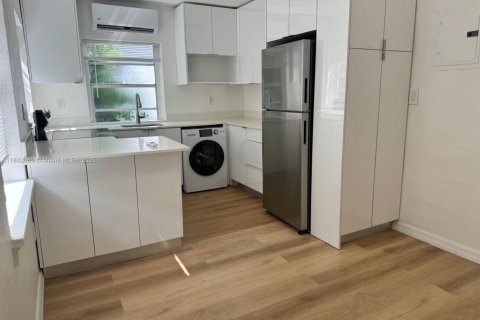 Appartement à louer à Miami Beach, Floride: 1 chambre, 349.03 m2 № 1834088 - photo 9