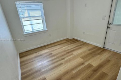 Appartement à louer à Miami Beach, Floride: 1 chambre, 349.03 m2 № 1834088 - photo 10