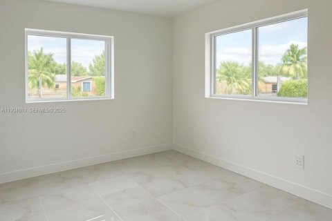 Casa en alquiler en Miami, Florida, 4 dormitorios, 92.34 m2 № 1993156 - foto 5
