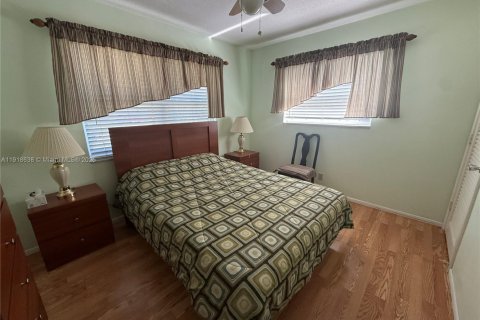 Villa ou maison à vendre à Tamarac, Floride: 2 chambres, 88.91 m2 № 1974759 - photo 10