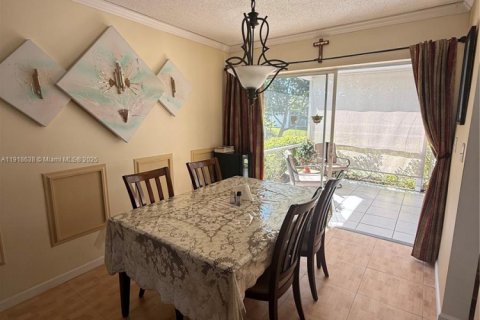 Villa ou maison à vendre à Tamarac, Floride: 2 chambres, 88.91 m2 № 1974759 - photo 19