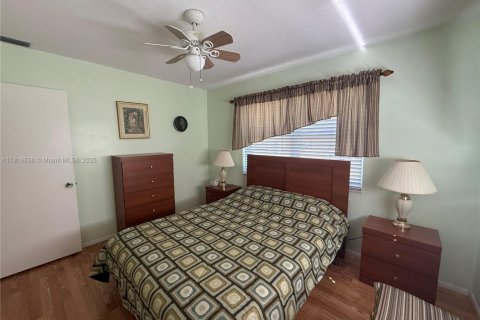 Villa ou maison à vendre à Tamarac, Floride: 2 chambres, 88.91 m2 № 1974759 - photo 11