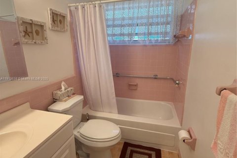 Villa ou maison à vendre à Tamarac, Floride: 2 chambres, 88.91 m2 № 1974759 - photo 12