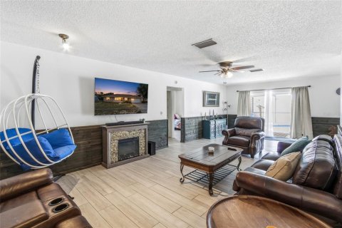 Casa en venta en Spring Hill, Florida, 3 dormitorios, 133.41 m2 № 2101155 - foto 5