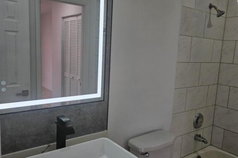 Touwnhouse à vendre à Hialeah, Floride: 2 chambres, 94.67 m2 № 2439400 - photo 3