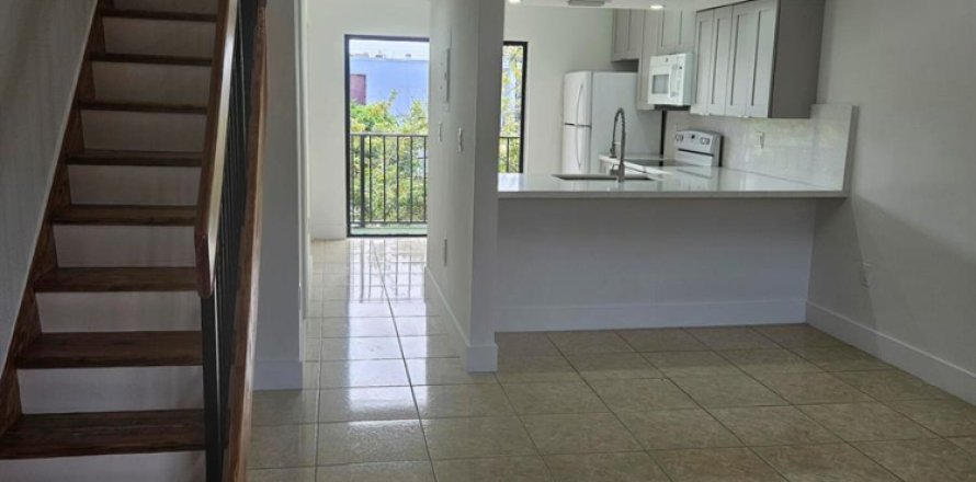 Touwnhouse à Hialeah, Floride 2 chambres, 94.67 m2 № 2439400