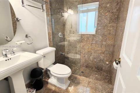 Villa ou maison à vendre à Hollywood, Floride: 4 chambres, 240.34 m2 № 1693049 - photo 25