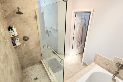Villa ou maison à vendre à Hollywood, Floride: 4 chambres, 240.34 m2 № 1693049 - photo 21