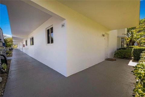 Condominio en venta en Tequesta, Florida, 2 dormitorios, 85.47 m2 № 2267608 - foto 4