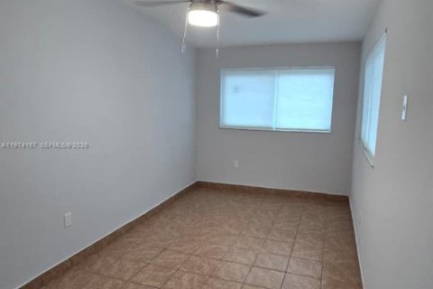 Снять в аренду виллу или дом в Майами, Флорида 2 спальни, 62.24м2, № 2036485 - фото 9