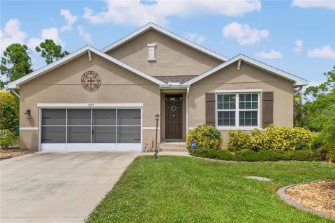 House in Port Charlotte, Florida 4 bedrooms, 171.5 sq.m. № 2419650 - photo 3